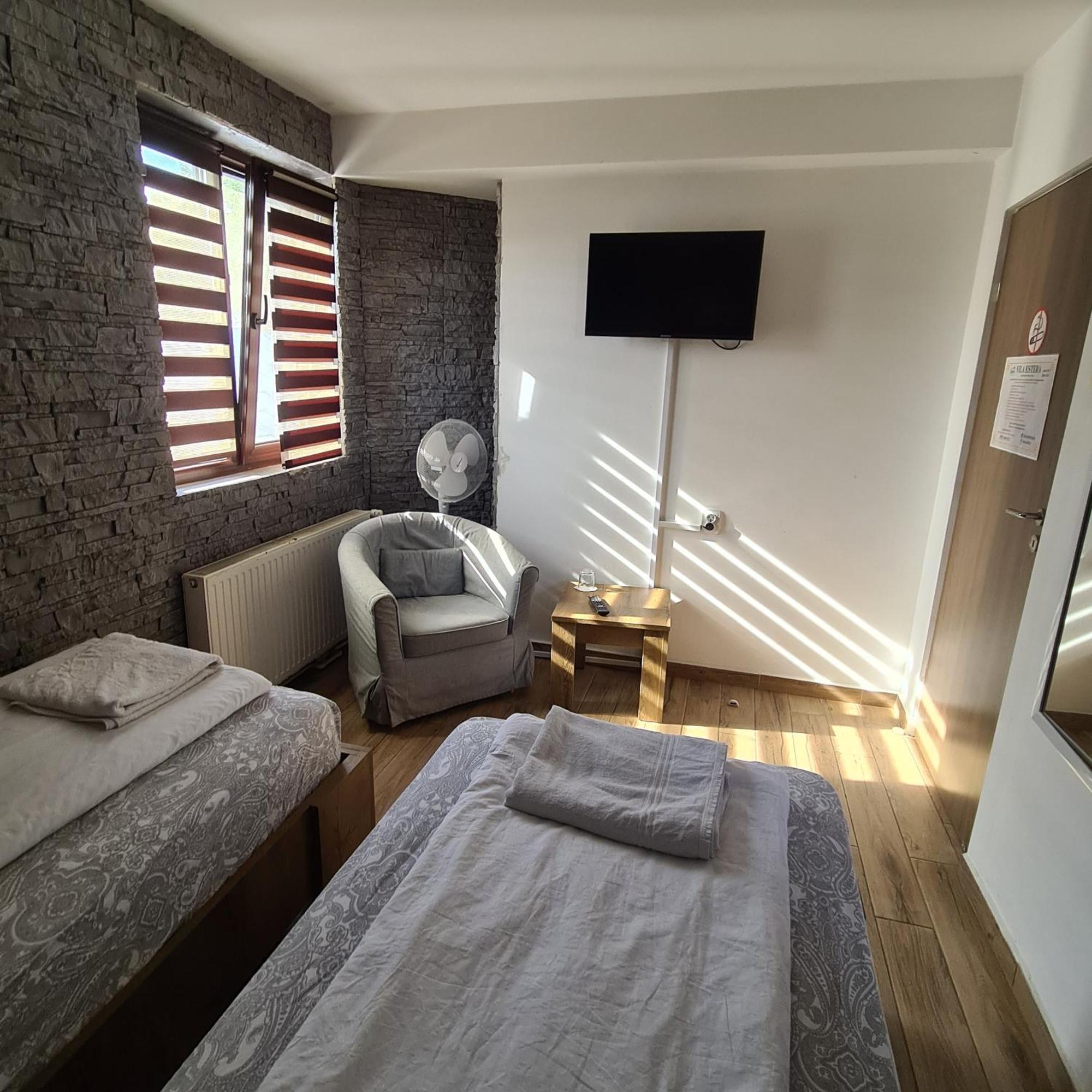 Vila Estera Therme Balotesti Buitenkant foto